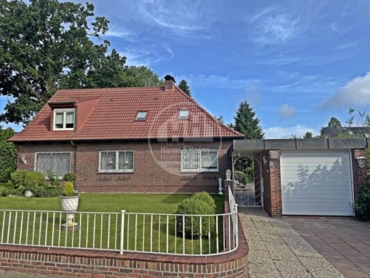 Wohnhaus in Top-Lage mit vielfältigen Nutzungsmöglichkeiten 26605 Aurich / Haxtum, Einfamilienhaus