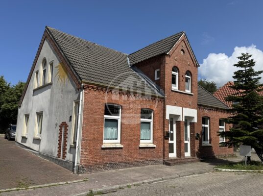 Ehemaliges Kapitänshaus im Herzen von Dornum als Kapitalanlage 26553 Dornum, Mehrfamilienhaus