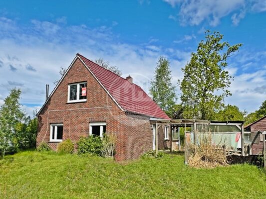 Aus Alt macht Neu: Renovierungsbedürftiges EFH in zweiter Reihe 26607 Aurich / Walle, Einfamilienhaus